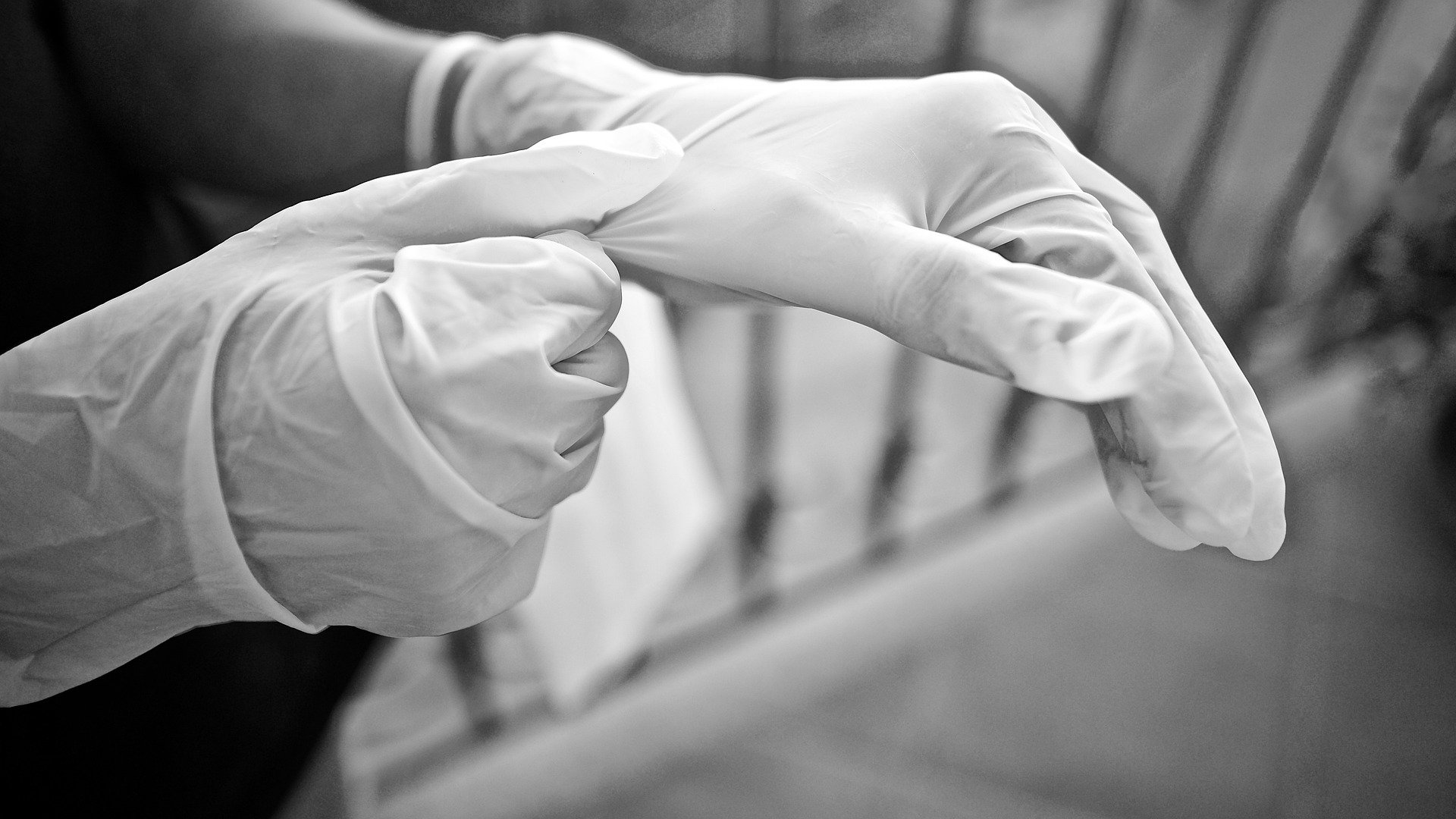 gloves-5155220_1920